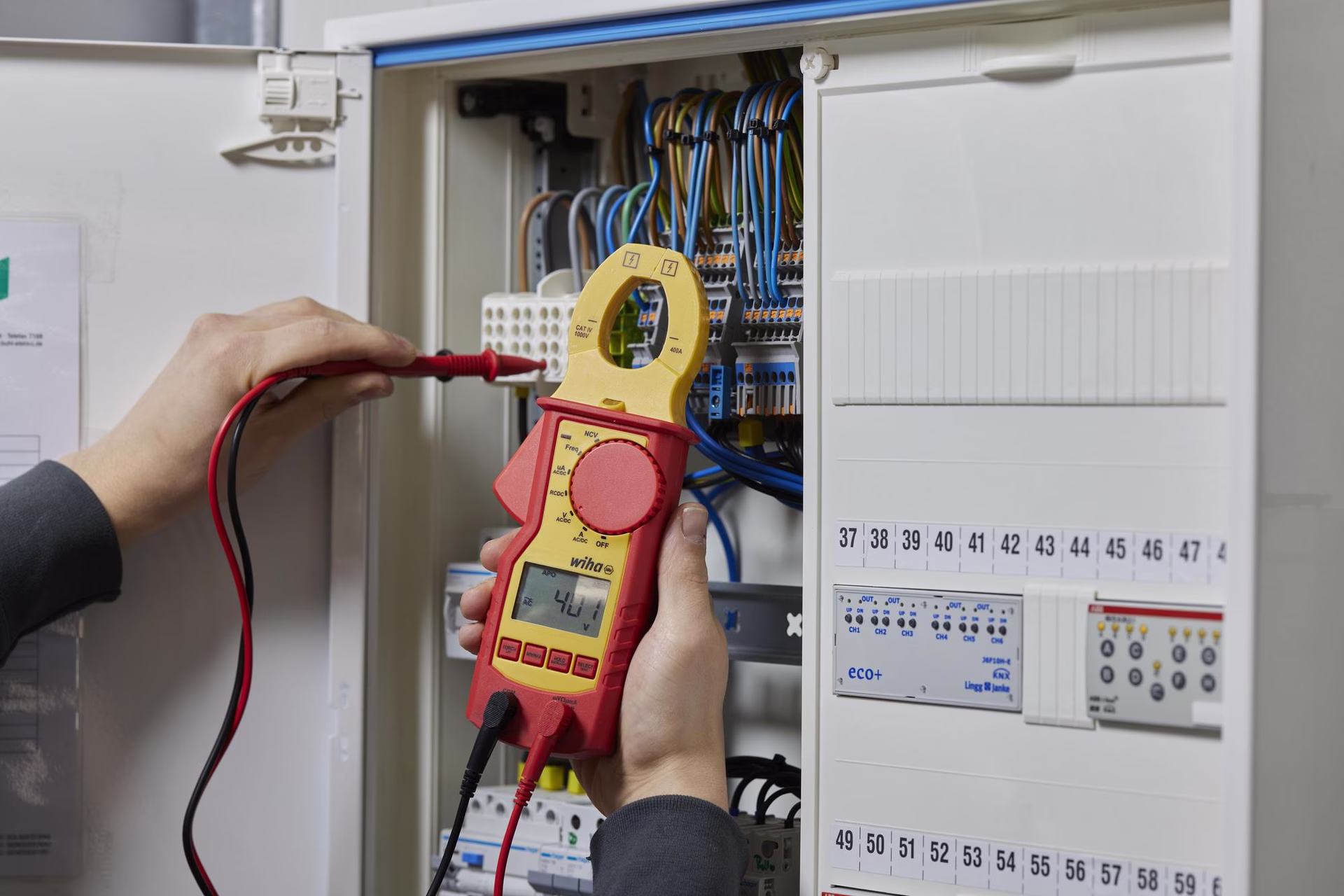 Stromzangenmultimeter b.1.000V AC CAT IV 1.000VV