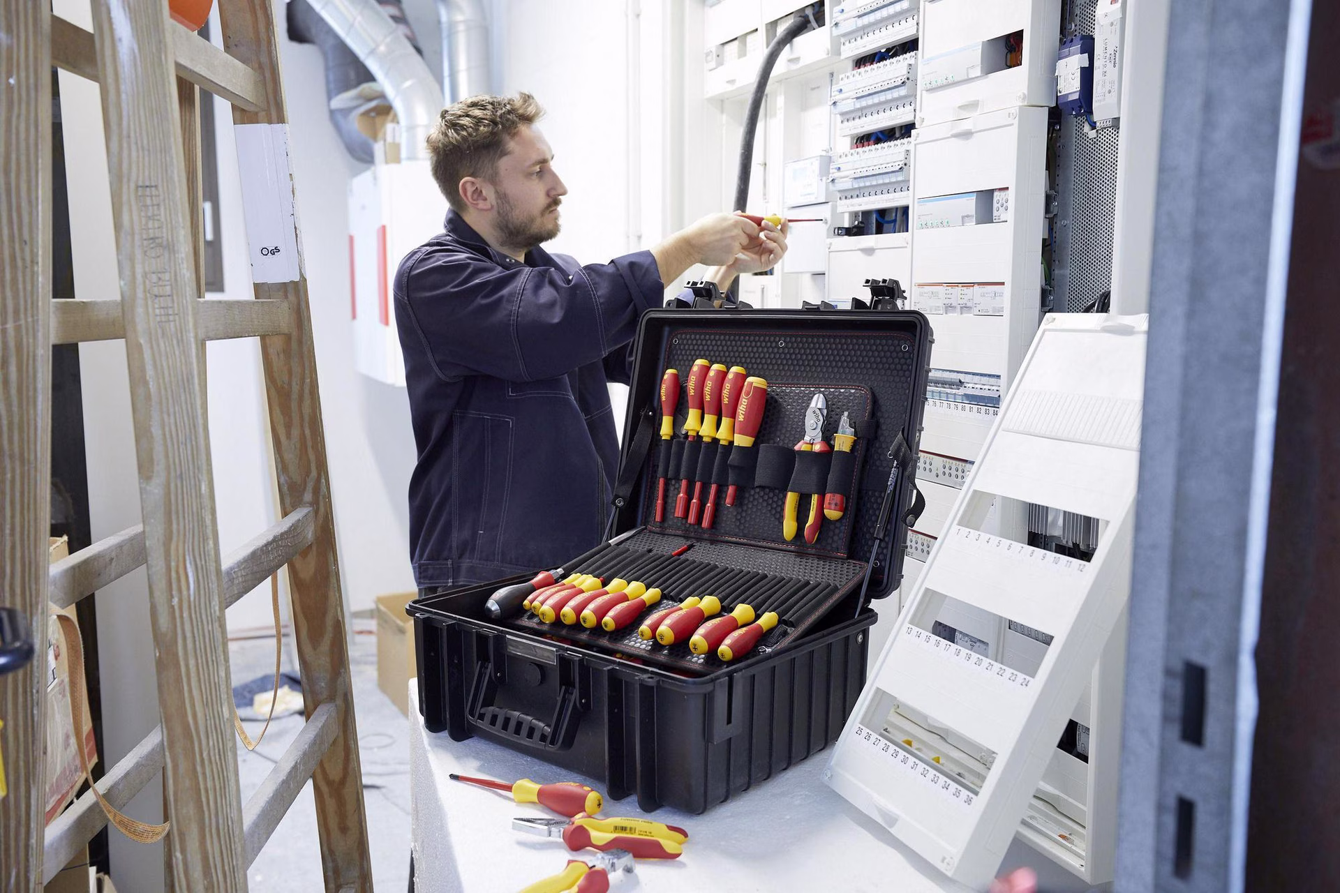 Werkzeugsortiment XL 80-tlg.im Schutzkoffer f.Elektriker