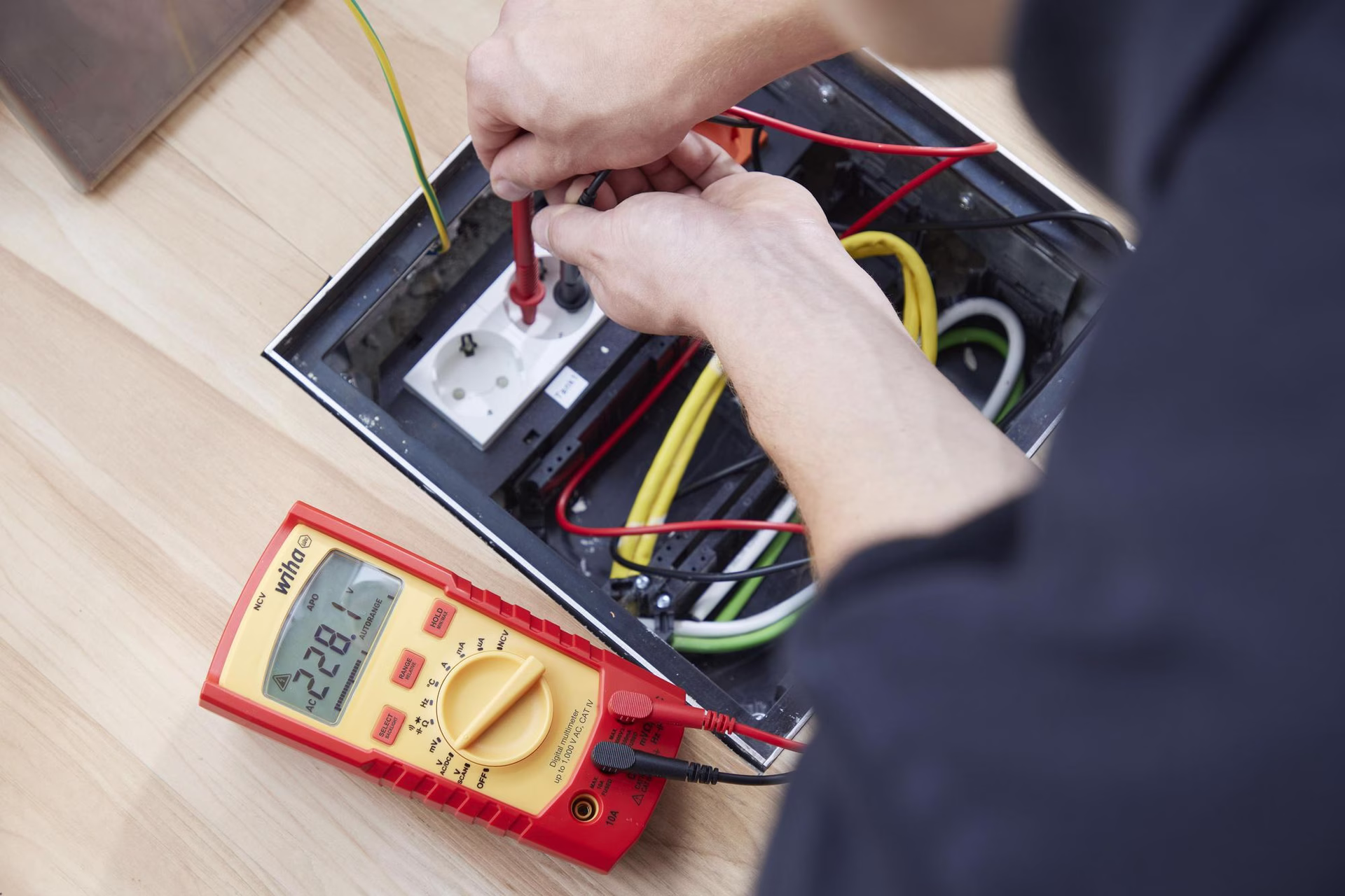 Multimeter 0-1000V AC RMS