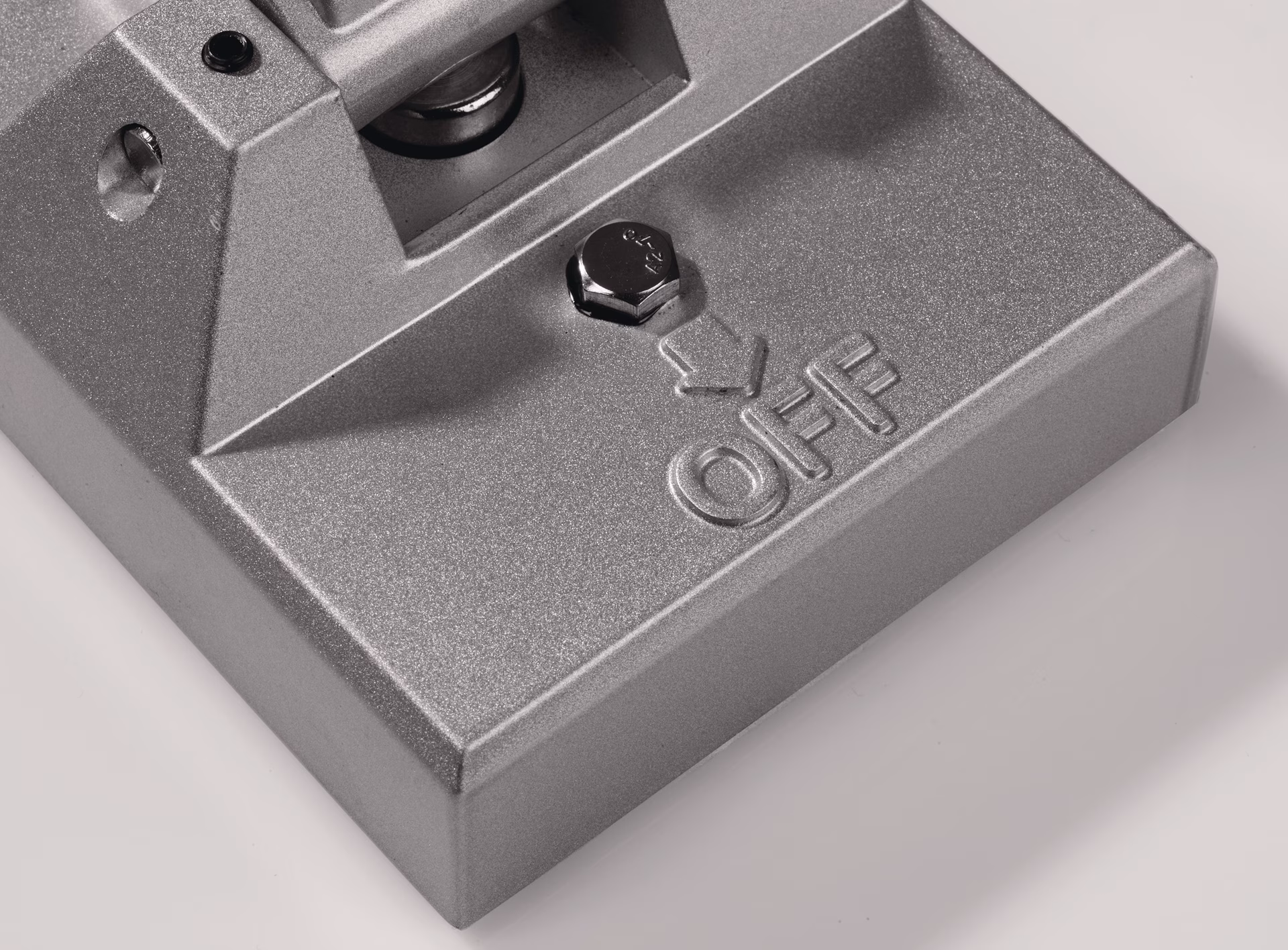Plattenmagnet L140xB140xH28mm m.Handgriff u.Abdruckbolzen Gesamt-H.180mm 1 kN