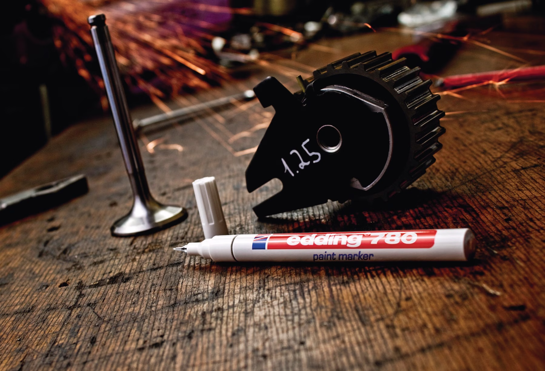 Lackmarker 780 schwarz Strich-B.0,8mm Rundspitze