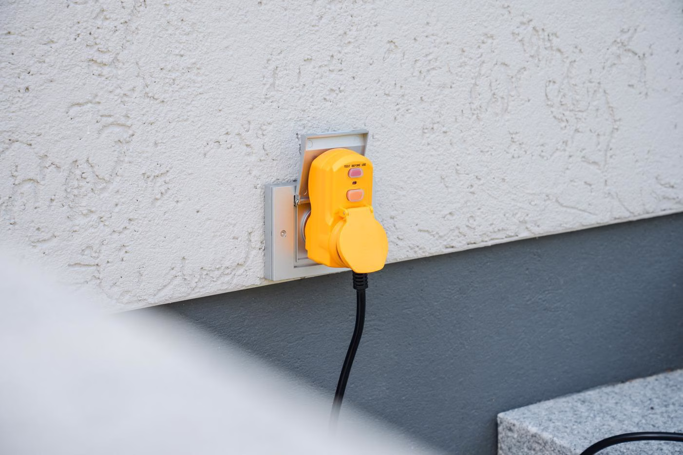 Personenschutzadapter BDI-A2 30 16 A 230/50V/Hz 3680W IP54