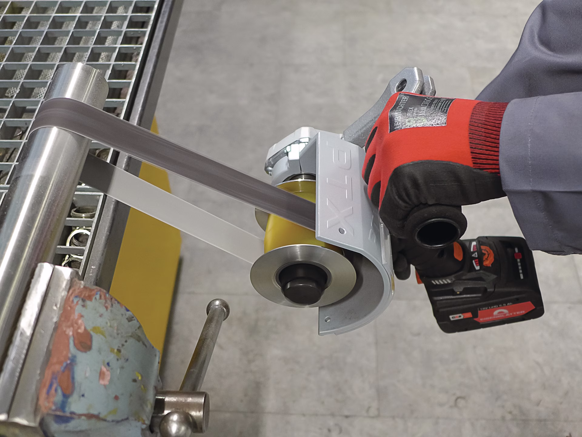 Akku-Satiniermaschine POLY-PTX® BRUSHLESS 18V 5,5Ah 115mm