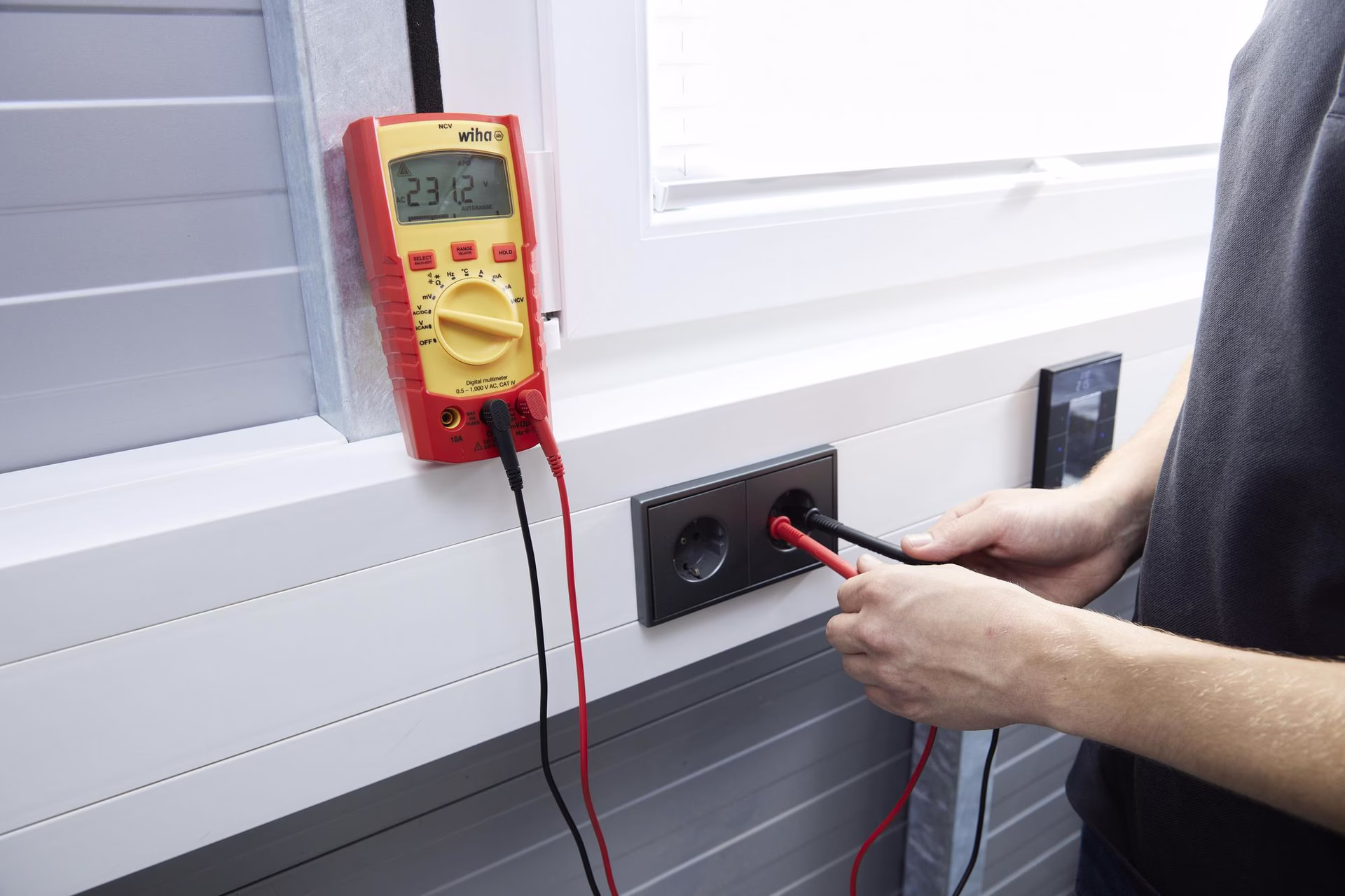 Multimeter 0-1000V AC RMS