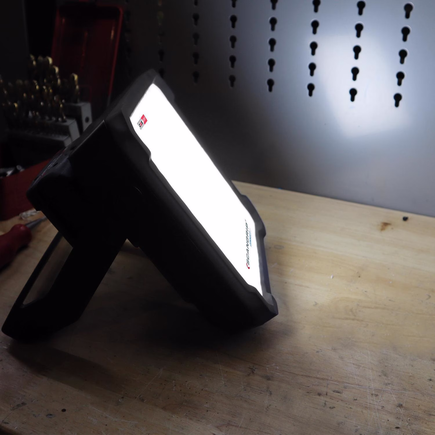 LED-Strahler VEGA 2 CONNECT 20 W 1000-2000 lm IP54